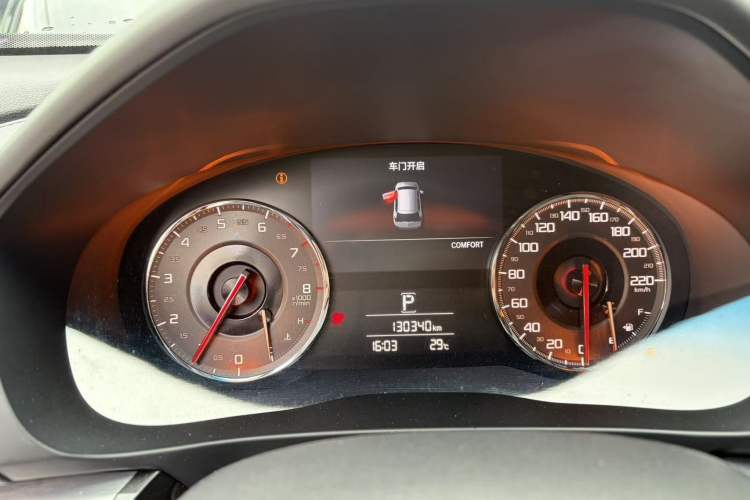 Used Acura CDX 2016 1.5T Two-Wheel Drive Deluxe Edition Odometer Close Up