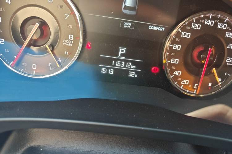 Used Acura CDX 2016 1.5T Two-Wheel Drive Deluxe Edition Odometer Close Up