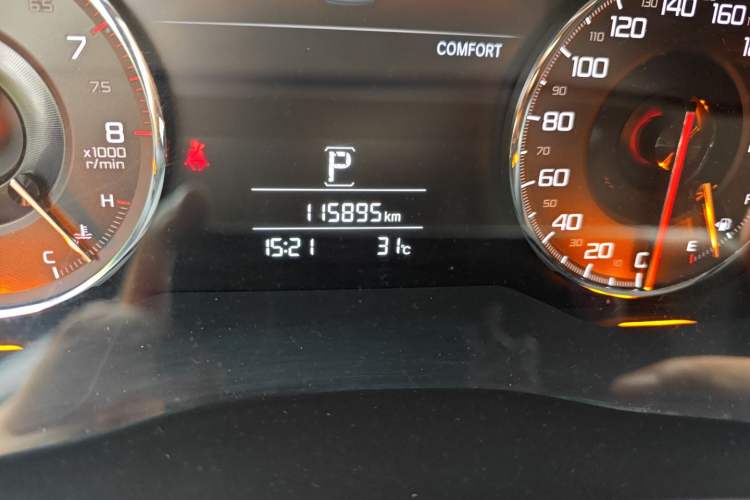 Used Acura CDX 2016 1.5T Two-Wheel Drive Deluxe Edition Odometer Close Up