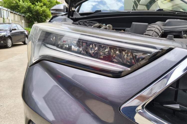 Used Acura CDX 2016 1.5T Two-Wheel Drive Deluxe Edition Right Front Headlight