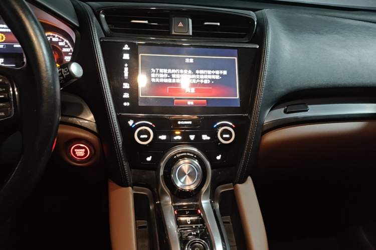 Used Acura CDX 2016 1.5T Two-Wheel Drive Deluxe Edition Audio And AC Panel
