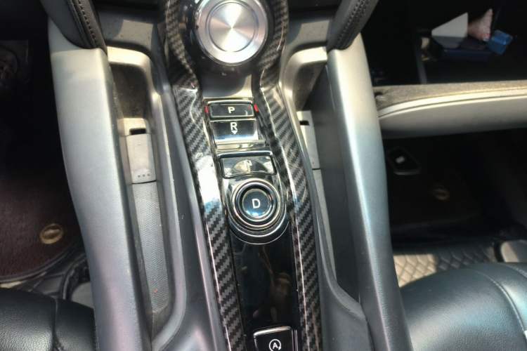 Used Acura CDX 2016 1.5T Two-Wheel Drive Enjoyment Edition Gear Lever