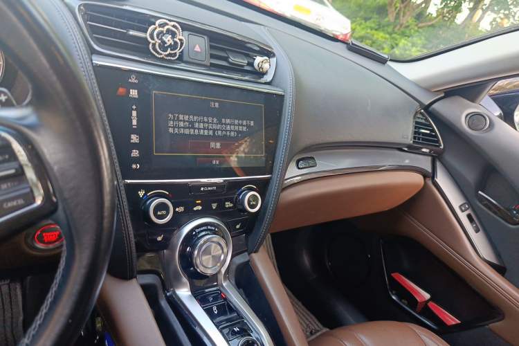 Used Acura CDX 2016 1.5T Two-Wheel Drive Deluxe Edition Audio And AC Panel