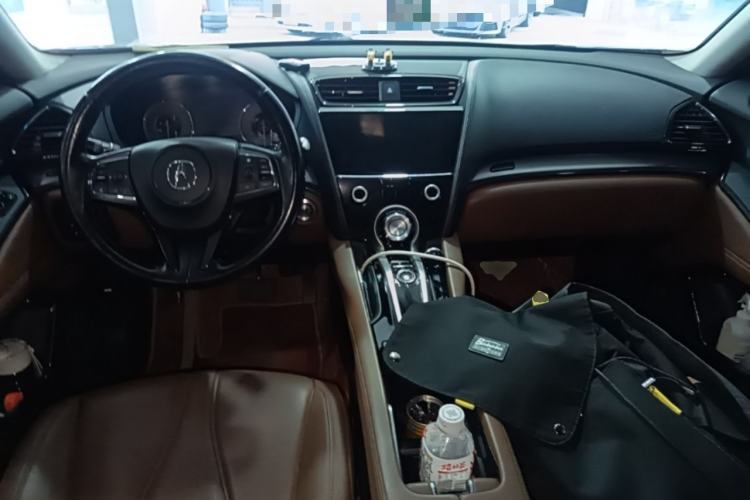 Used Acura CDX 2016 1.5T Four-Wheel Drive Luxury Edition Center Console