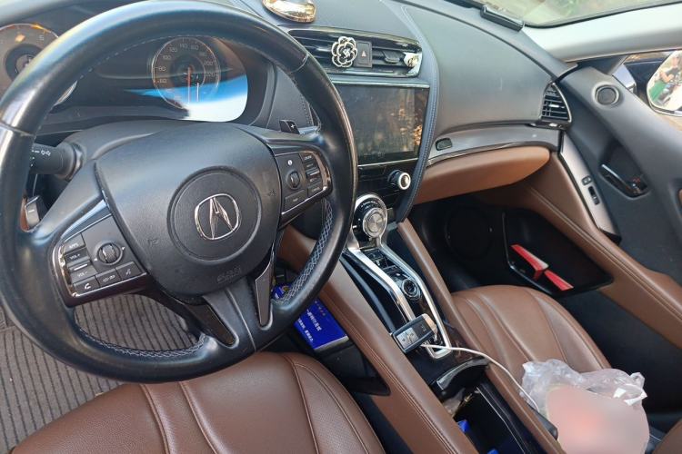 Used Acura CDX 2016 1.5T Two-Wheel Drive Deluxe Edition Center Console