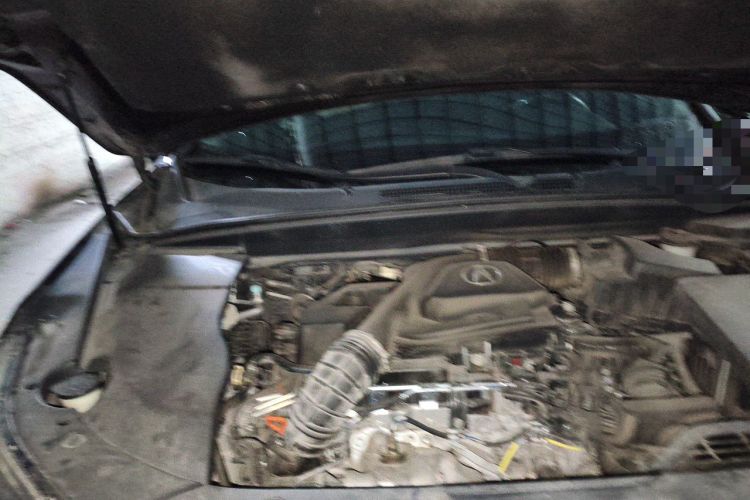 Used Acura CDX 2016 1.5T Two-Wheel Drive Enjoyment Version Engine Bay Right