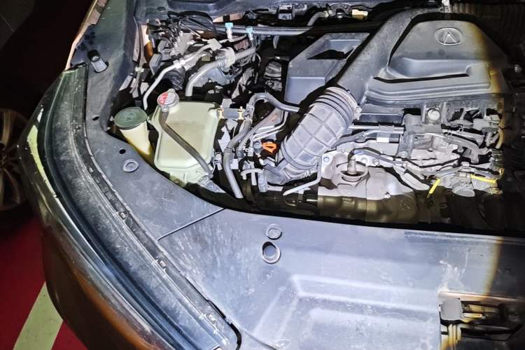 Used Acura CDX 2016 1.5T Two-Wheel Drive Deluxe Edition Engine Bay Right