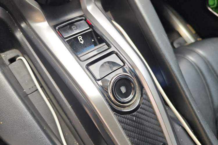 Used Acura CDX 2016 1.5T Two-Wheel Drive Enjoyment Edition Gear Lever