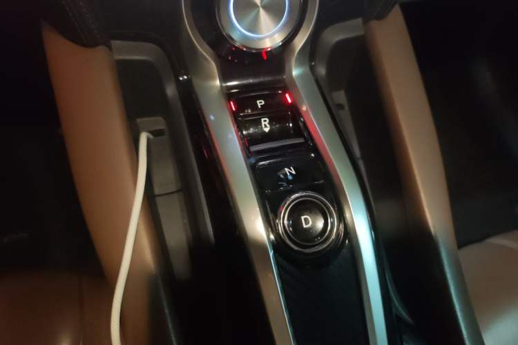 Used Acura CDX 2016 1.5T Two-Wheel Drive Deluxe Edition Gear Lever