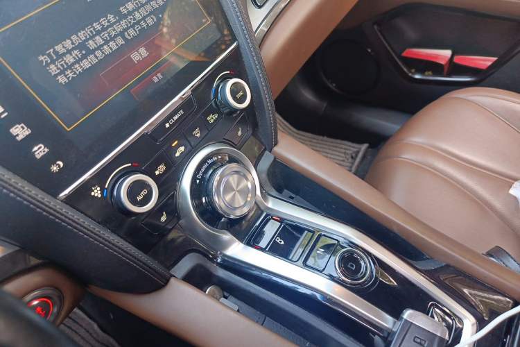 Used Acura CDX 2016 1.5T Two-Wheel Drive Deluxe Edition Gear Lever