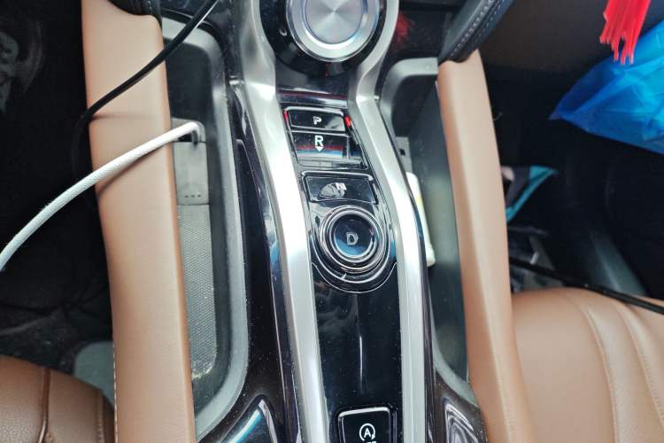 Used Acura CDX 2016 1.5T Two-Wheel Drive Deluxe Edition Gear Lever
