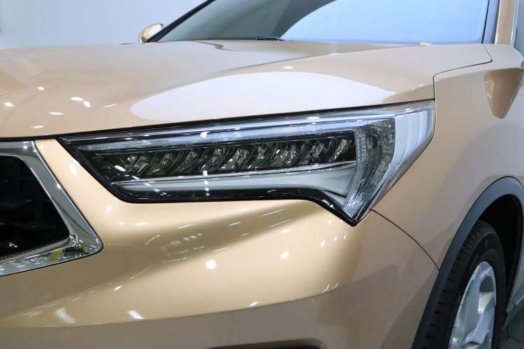 Used Acura CDX 2016 1.5T Two-Wheel Drive Deluxe Edition Left Front Headlight