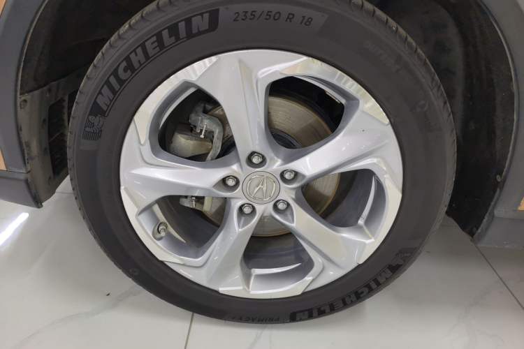 Used Acura CDX 2016 1.5T Two-Wheel Drive Deluxe Edition Left Front Wheel Hub