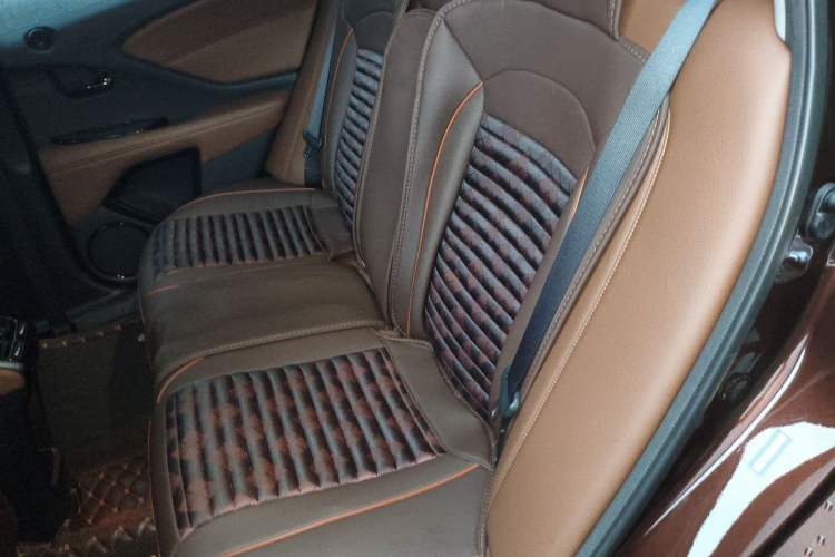 Used Acura CDX 2016 1.5T Two-Wheel Drive Deluxe Edition Left Rear Seat