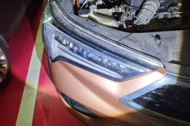 Used Acura CDX 2016 1.5T Two-Wheel Drive Deluxe Edition Right Front Headlight