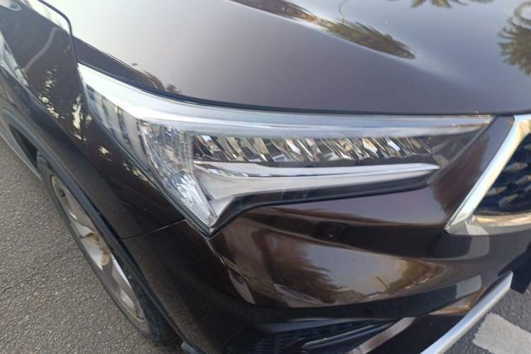 Used Acura CDX 2016 1.5T Two-Wheel Drive Deluxe Edition Right Front Headlight