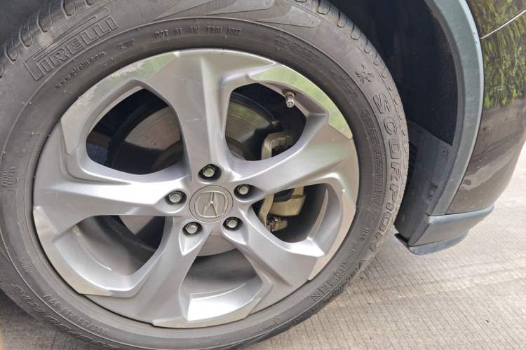 Used Acura CDX 2016 1.5T Two-Wheel Drive Enjoyment Edition Right Front Wheel Hub