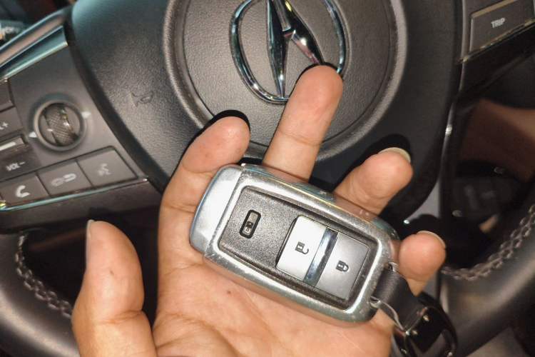 Used Acura CDX 2016 1.5T Two-Wheel Drive Deluxe Edition Vehicle Key