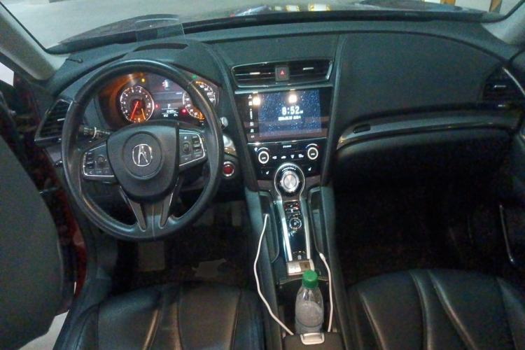 Used Acura CDX 2016 1.5T Two-Wheel Drive Deluxe Edition Center Console