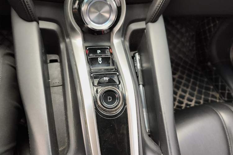 Used Acura CDX 2016 1.5T Two-Wheel Drive Enjoyment Edition Gear Lever