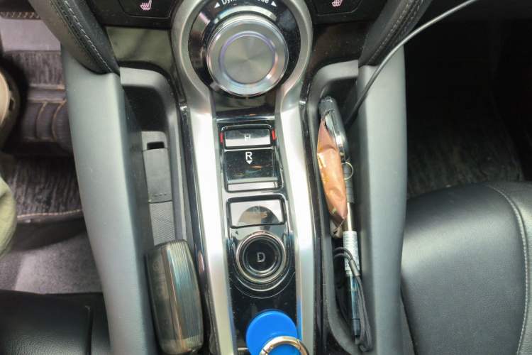 Used Acura CDX 2016 1.5T Two-Wheel Drive Deluxe Edition Gear Lever
