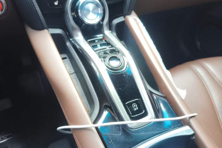 Used Acura CDX 2016 1.5T Two-Wheel Drive Deluxe Edition Gear Lever