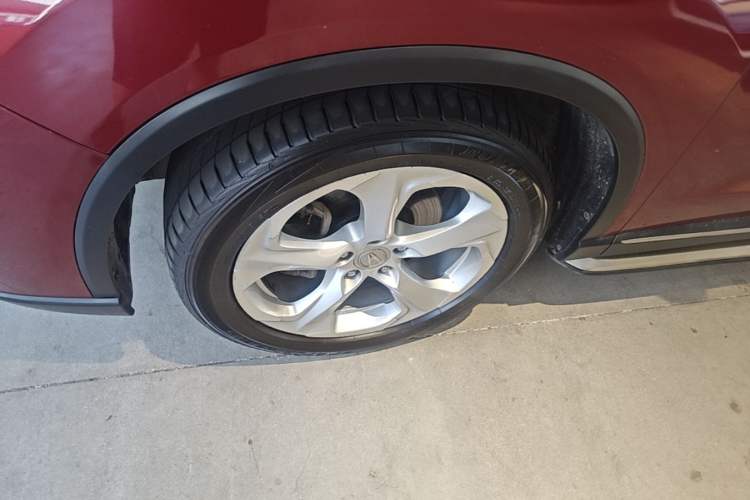 Used Acura CDX 2016 1.5T Two-Wheel Drive Deluxe Edition Left Front Wheel Hub