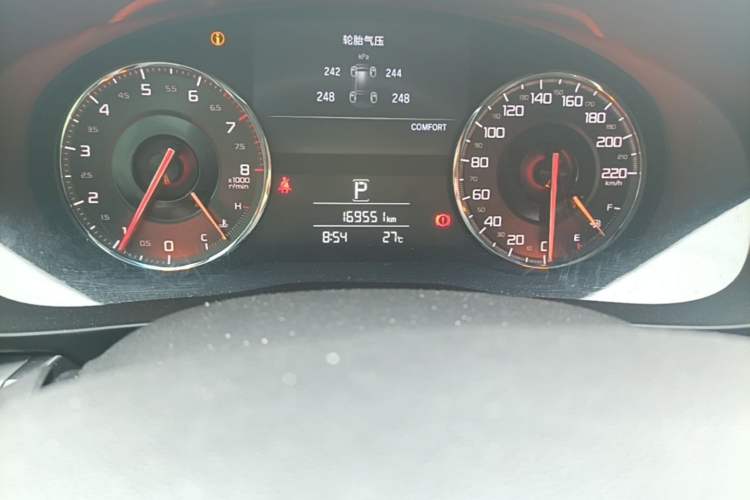 Used Acura CDX 2016 1.5T Two-Wheel Drive Deluxe Edition Odometer Close Up
