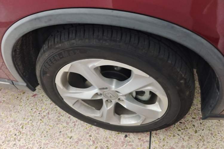 Used Acura CDX 2016 1.5T Two-Wheel Drive Deluxe Edition Right Front Wheel Hub