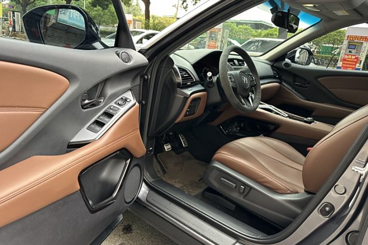Used Acura CDX 2016 1.5T Two-Wheel Drive Deluxe Edition Interior 3