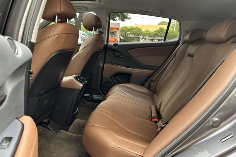 Used Acura CDX 2016 1.5T Two-Wheel Drive Deluxe Edition Interior 8
