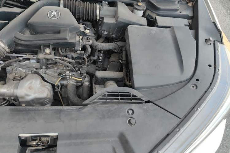 Used Acura CDX 2016 1.5T Two-Wheel Drive Deluxe Edition Engine Bay Left
