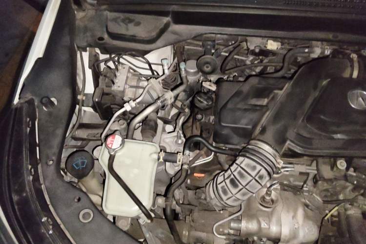 Used Acura CDX 2016 1.5T Two-Wheel Drive Deluxe Edition Engine Bay Right