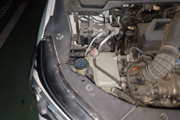 Used Acura CDX 2016 1.5T Two-Wheel Drive Deluxe Edition Engine Bay Right