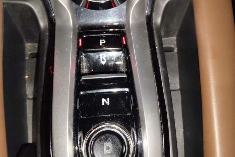 Used Acura CDX 2016 1.5T Two-Wheel Drive Deluxe Edition Gear Lever