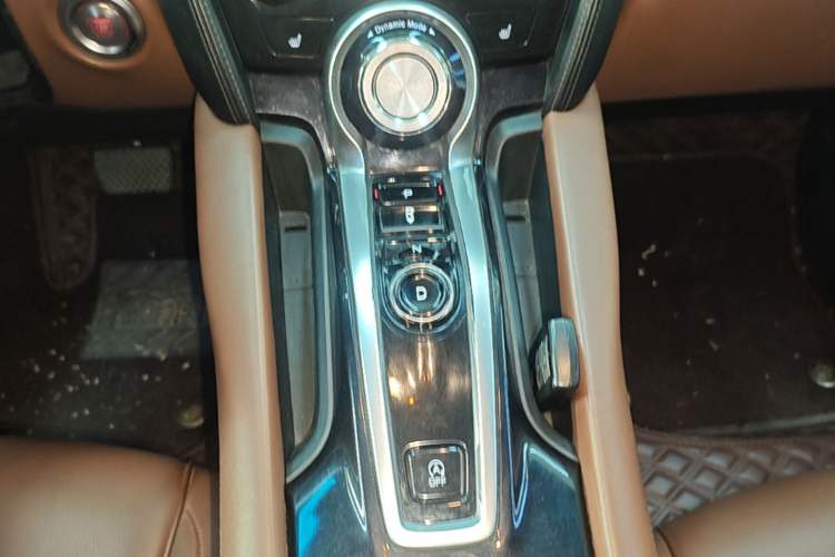 Used Acura CDX 2016 1.5T Two-Wheel Drive Deluxe Edition Gear Lever