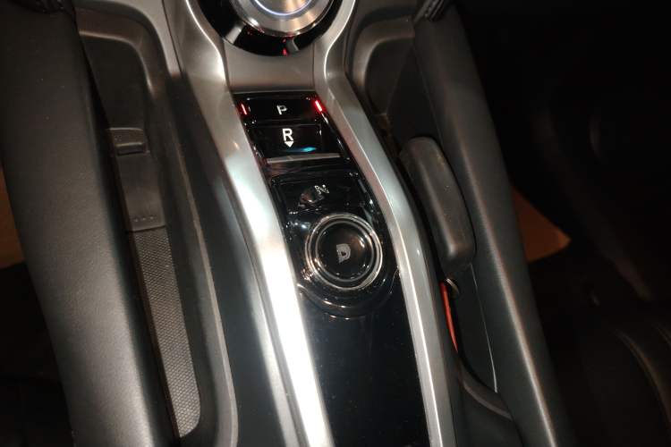 Used Acura CDX 2016 1.5T Two-Wheel Drive Enjoyment Edition Gear Lever