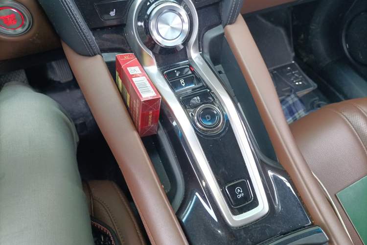 Used Acura CDX 2016 1.5T Two-Wheel Drive Deluxe Edition Gear Lever