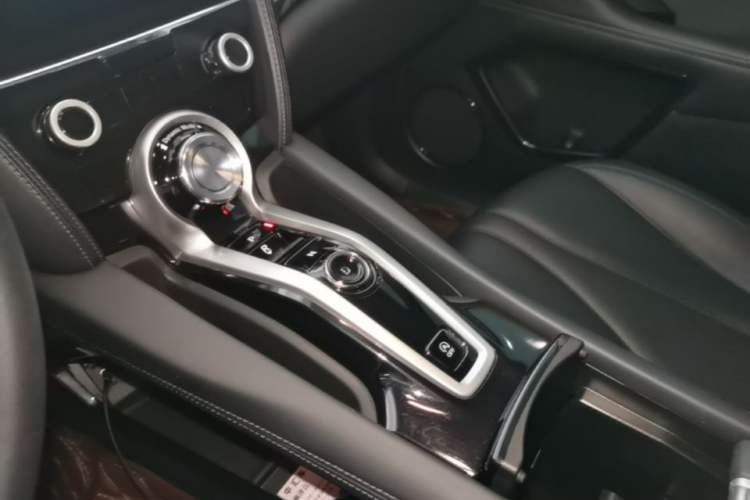Used Acura CDX 2016 1.5T Two-Wheel Drive Deluxe Edition Gear Lever