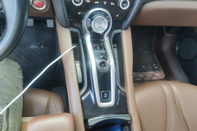 Used Acura CDX 2016 1.5T Two-Wheel Drive Deluxe Edition Gear Lever