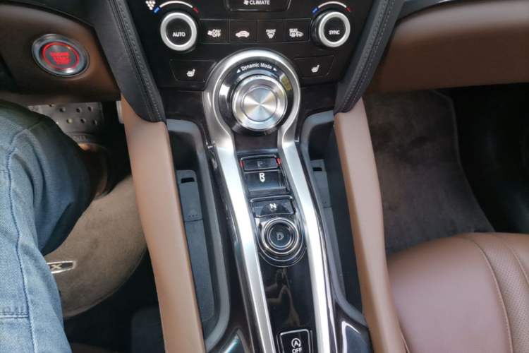 Used Acura CDX 2016 1.5T Two-Wheel Drive Deluxe Edition Gear Lever