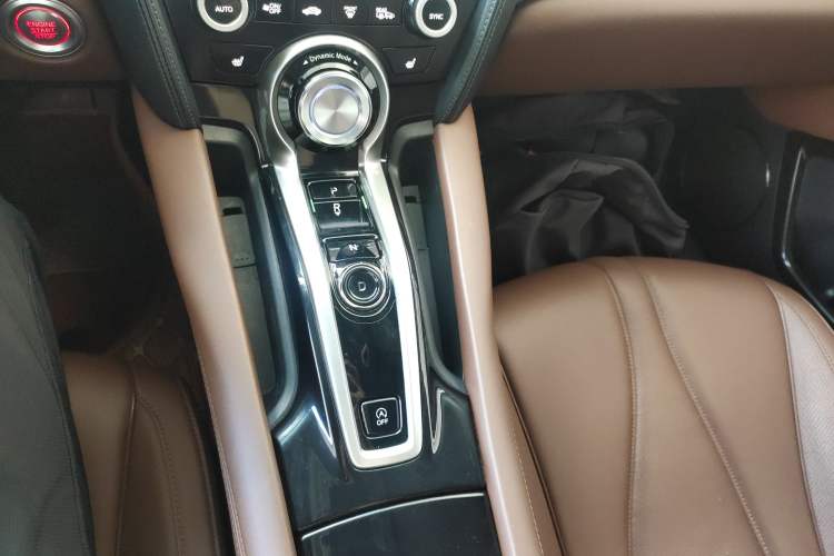 Used Acura CDX 2016 1.5T Two-Wheel Drive Deluxe Edition Gear Lever