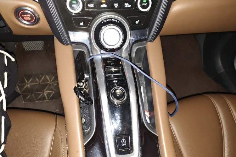 Used Acura CDX 2016 1.5T Two-Wheel Drive Deluxe Edition Gear Lever