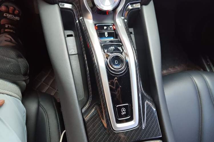 Used Acura CDX 2016 1.5T Two-Wheel Drive Enjoyment Edition Gear Lever