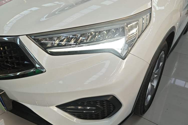 Used Acura CDX 2016 1.5T Two-Wheel Drive Deluxe Edition Left Front Headlight