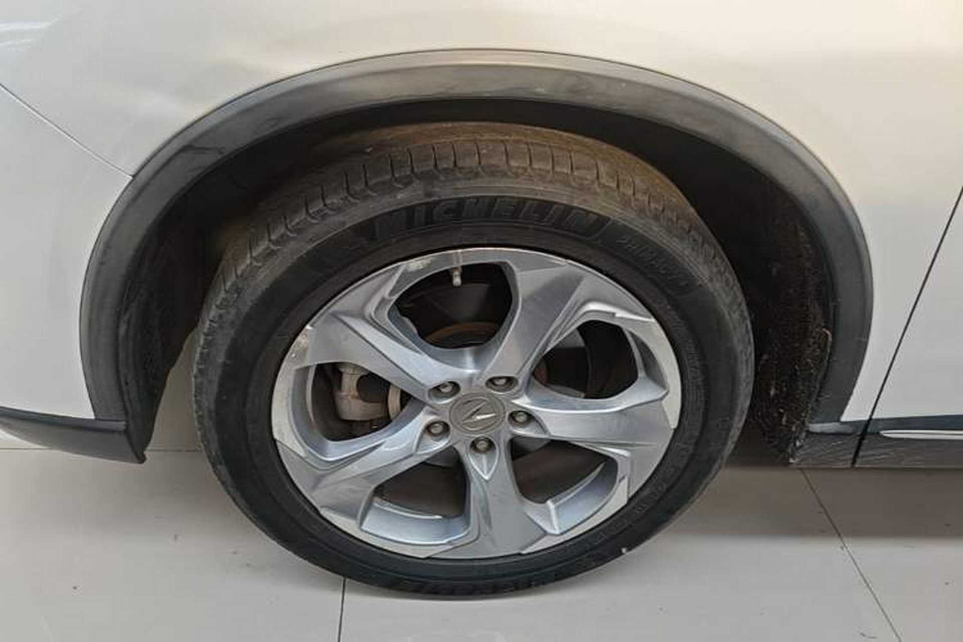 Used Acura CDX 2016 1.5T Two-Wheel Drive Deluxe Edition Left Front Wheel Hub