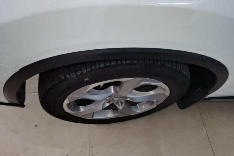 Used Acura CDX 2016 1.5T Two-Wheel Drive Deluxe Edition Left Front Wheel Hub
