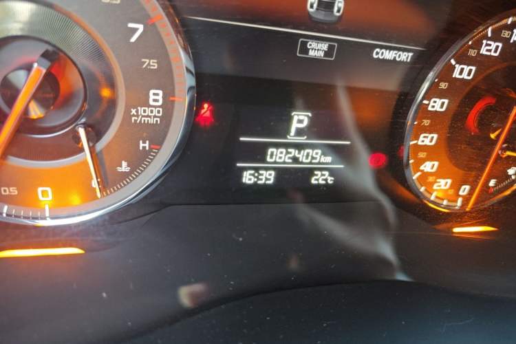 Used Acura CDX 2016 1.5T Two-Wheel Drive Deluxe Edition Odometer Close Up