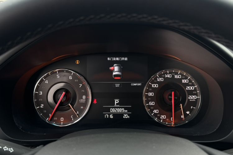 Used Acura CDX 2016 1.5T Two-Wheel Drive Deluxe Edition Odometer Close Up