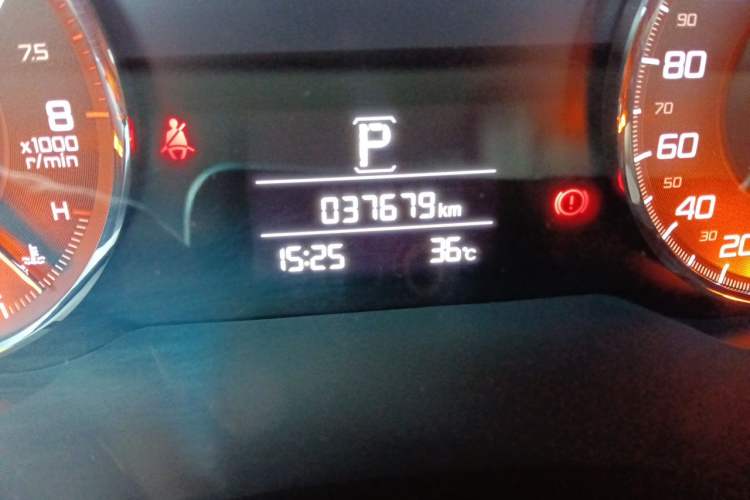 Used Acura CDX 2016 1.5T Two-Wheel Drive Deluxe Edition Odometer Close Up